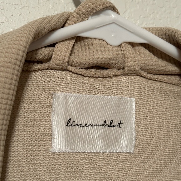 Limelight Tan Robe - Picture 2 of 3